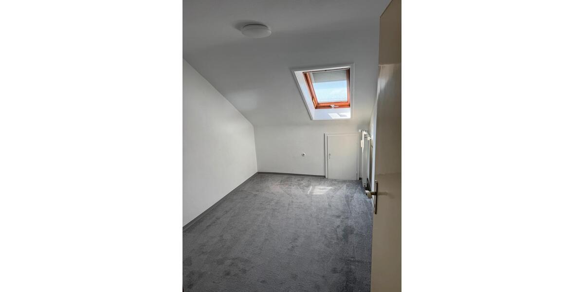 Dachgeschoßwohnung Neckarsulm - 3.5 Zimmer, 76 m&sup2;, 990&euro; | Angebot:26342835