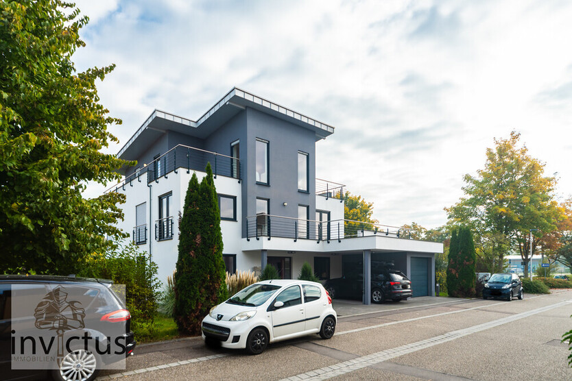 Design trifft Komfort – außergewöhnliches Einfamilienhaus mit Garten und Weinbergblick 8 zimmer
