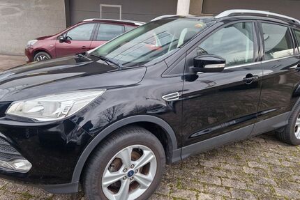Ford Kuga 84.000 km 9.900 &euro; Ludwigsburg 71634