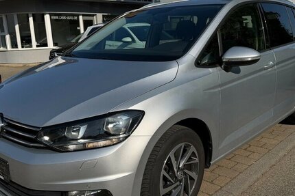 VW Touran Sound BMT/Start-Stopp Navi ACC 157.000 km 10.990 &euro; Neckarsulm 74172