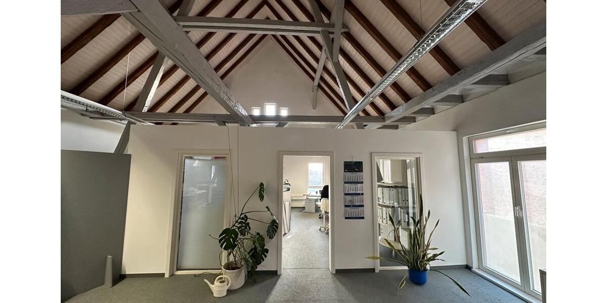 LOFT BÜRO VIEL PLATZ FÜR KREATIVE KÖPFE zimmer