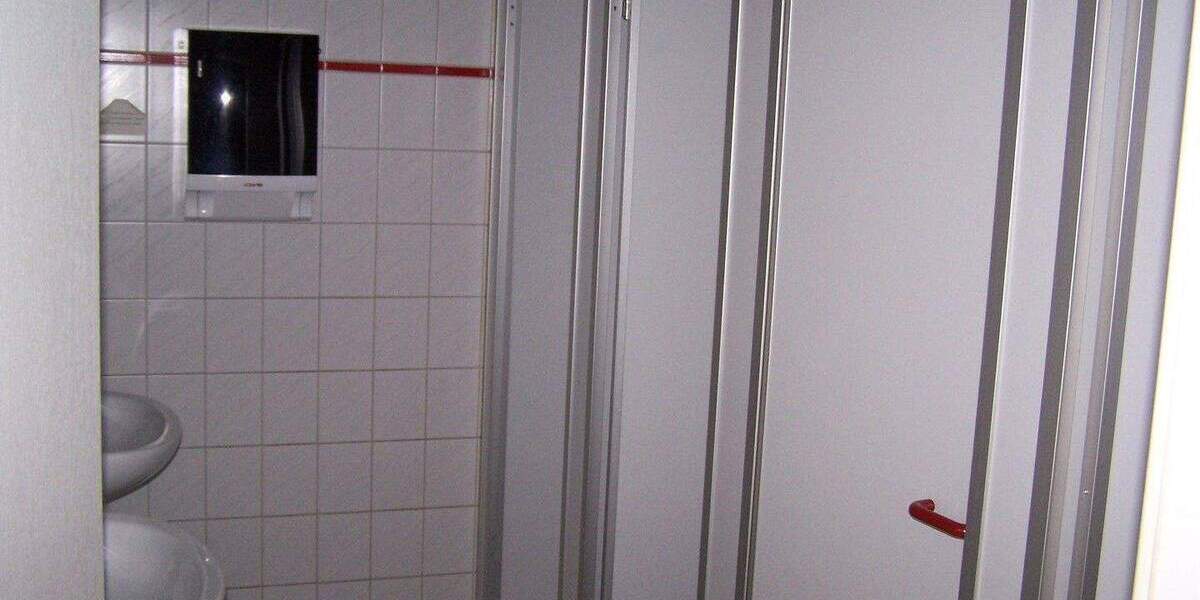 VermietungVerkauf 6.300 qm für ProduktionVertriebVerwaltung zimmer