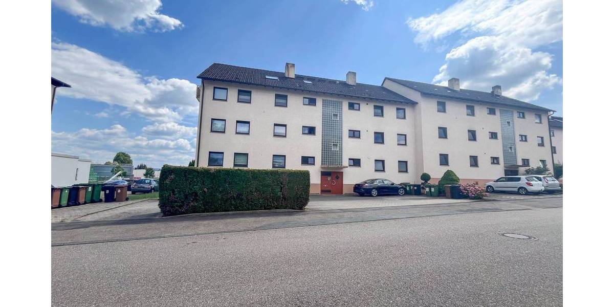 Helle Wohnung mit Balkon und Blick ins Grüne - Modernisiert und sofort bezugsfertig 4 zimmer