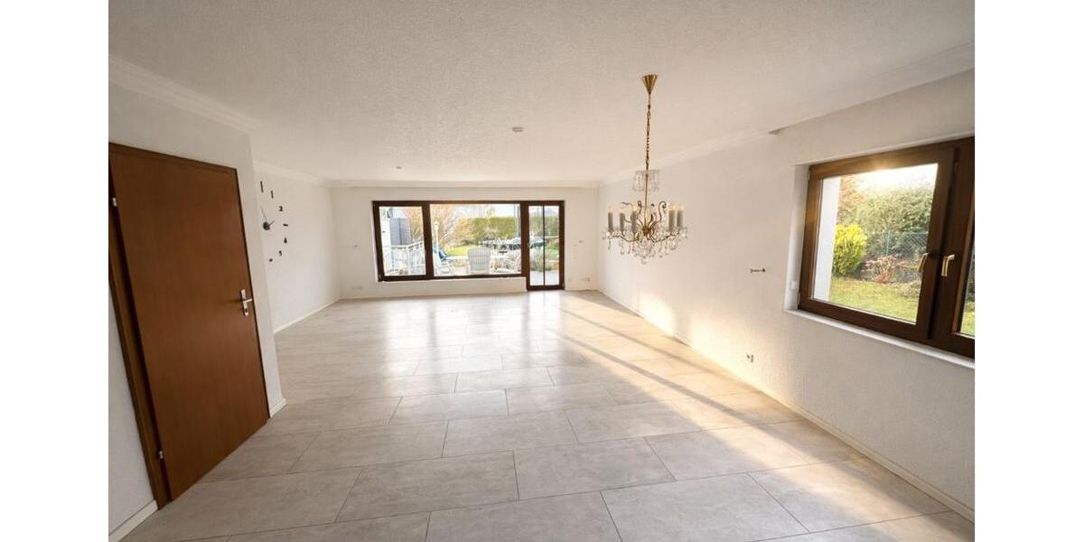 Reihenhaus Sinsheim - 5.5 Zimmer, 178 m&sup2;, 1.500&euro; | Angebot:26263193