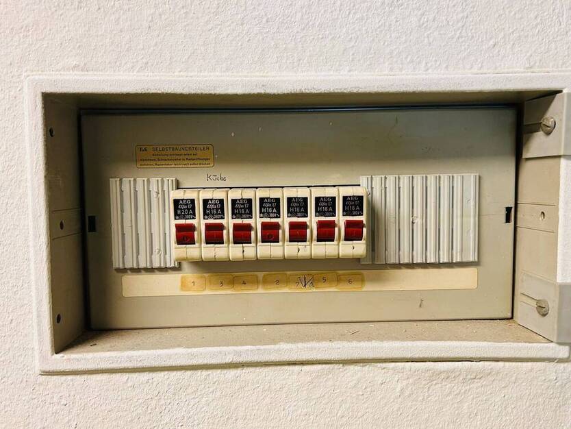 Helle 4,5 Zimmer-Wohnung mit Balkon, Aufzug und Tiefgaragenstellplatz in ruhiger Lage von Ludwigsburg