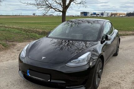 Tesla Model 3 53.720 km 28.900 &euro; Bönnigheim 74357