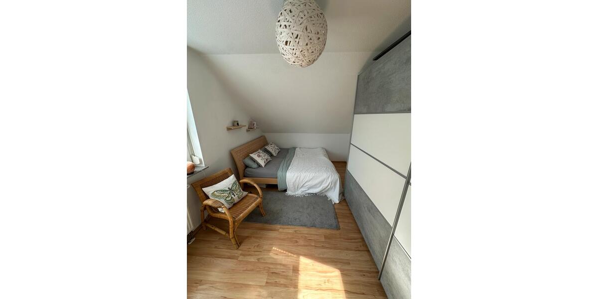 Dachgeschoßwohnung Gemmrigheim - 3.5 Zimmer, 90 m&sup2;, 950&euro; | Angebot:26646772