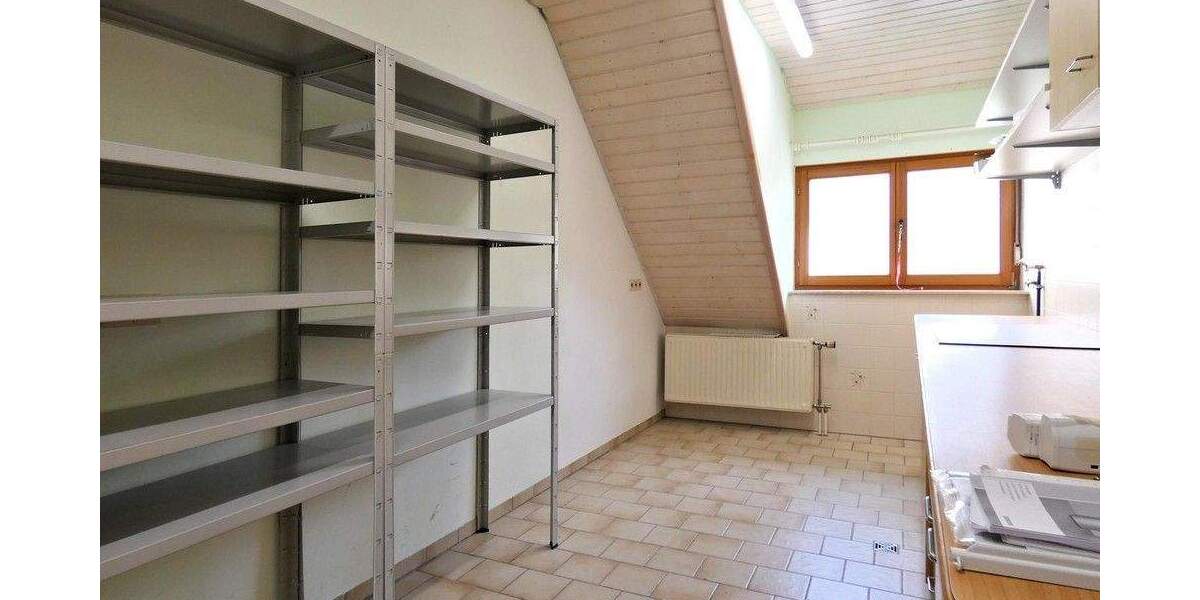 Etagenwohnung Heilbronn Biberach Biberach - 4 Zimmer, 137 m&sup2;, 1.120&euro; | Angebot:25695864