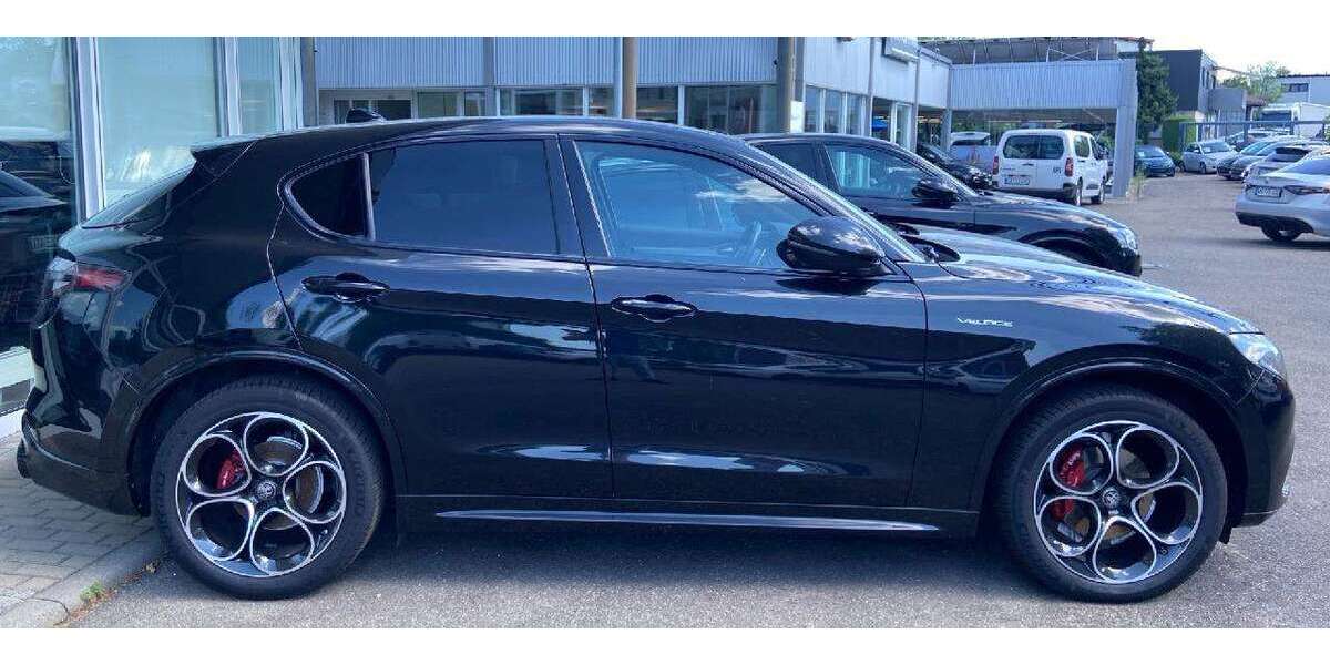 Alfa Romeo Stelvio 30.805 km 47.990 &euro; Asperg 71679