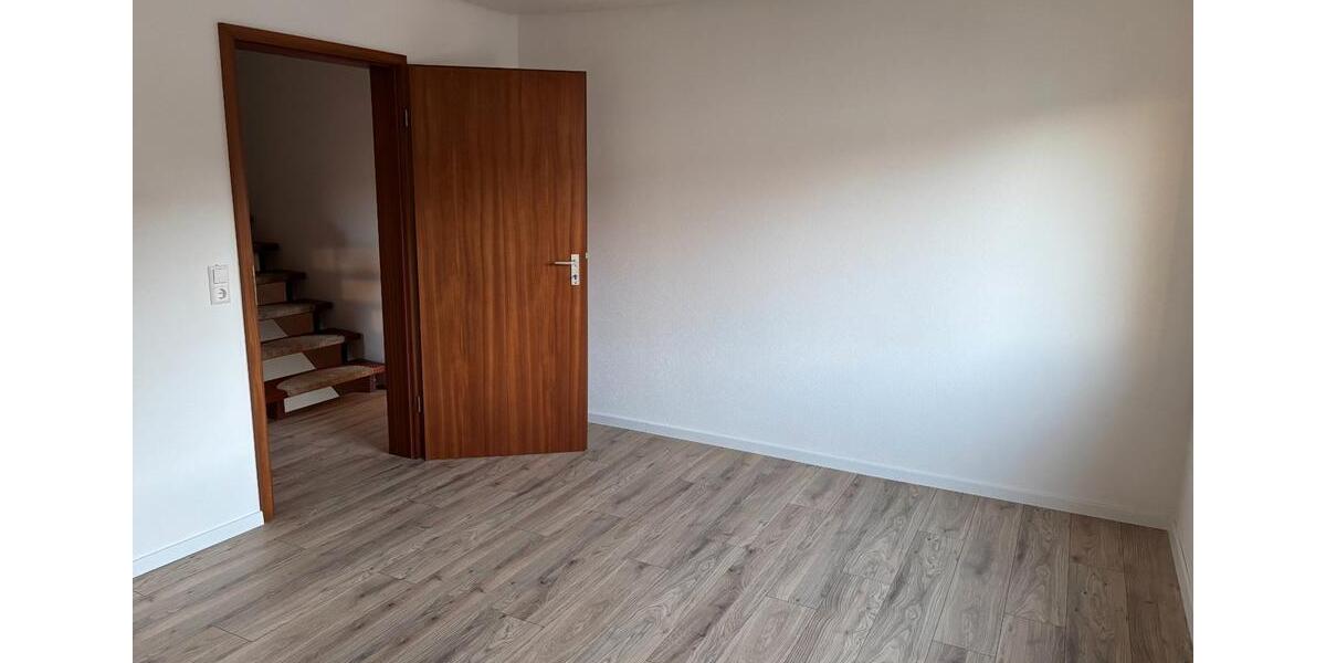 Einfamilienhaus Hardthausen am Kocher - 7.5 Zimmer, 150 m&sup2;, 1.575&euro; | Angebot:26337528