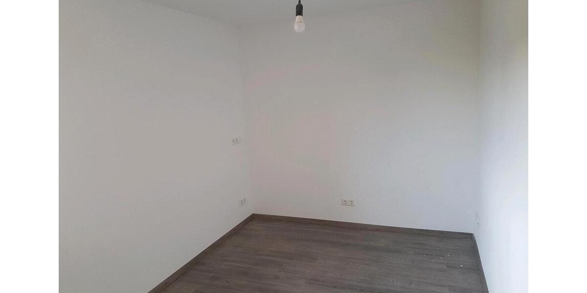 Etagenwohnung Massenbachhausen - 4 Zimmer, 85 m&sup2;, 1.000&euro; | Angebot:26619565