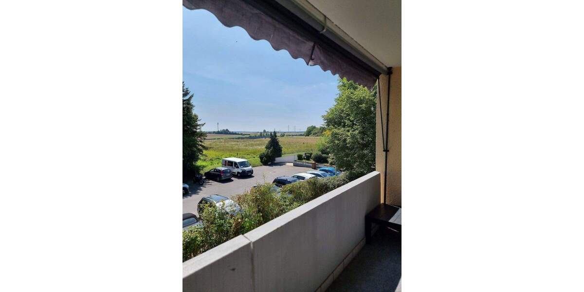 Schöne gemütliche Wohnung in sehr ruhiger Sackgassen Lage mit herrlichem Ausblick. Provisionsfrei. 3 zimmer