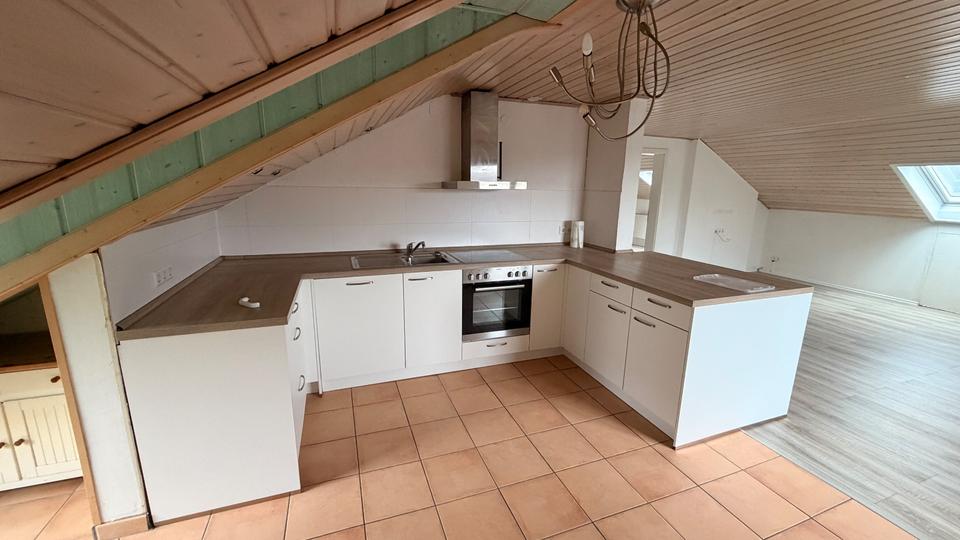 Dachgeschoßwohnung Billigheim - 4 Zimmer, 78 m&sup2;, 850&euro; | Angebot:25160996