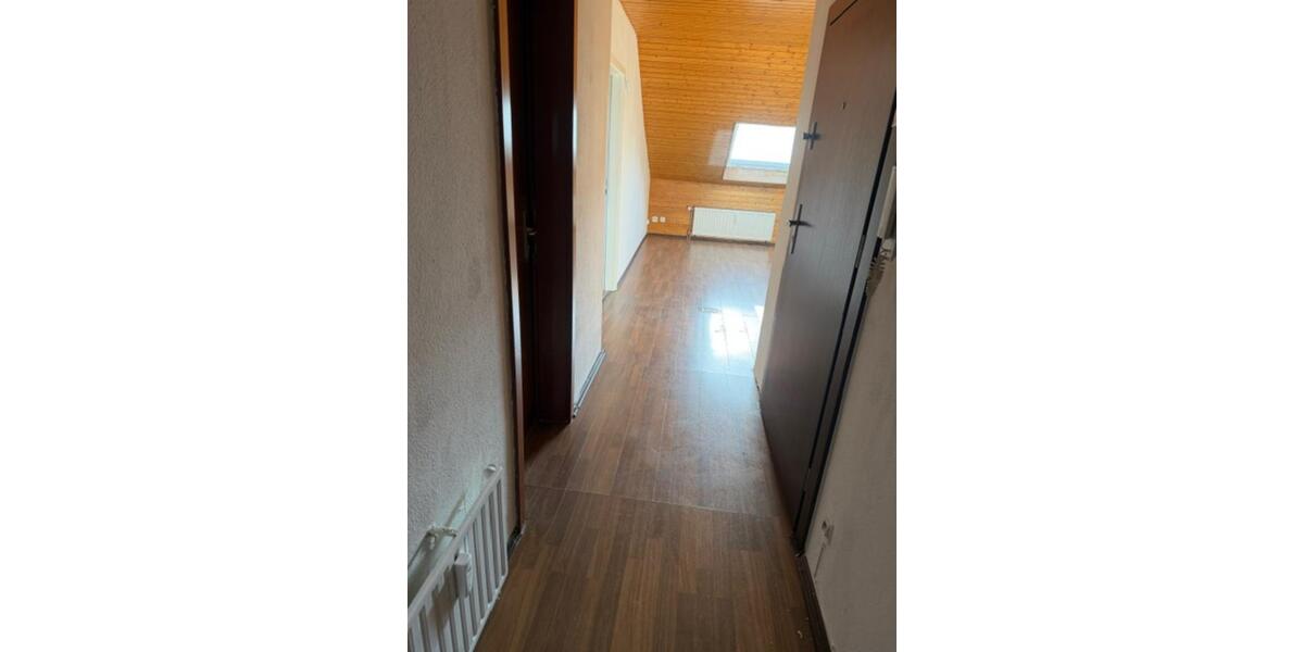 Dachgeschoßwohnung Ludwigsburg Hoheneck - 2 Zimmer, 42 m&sup2;, 780&euro; | Angebot:24837562