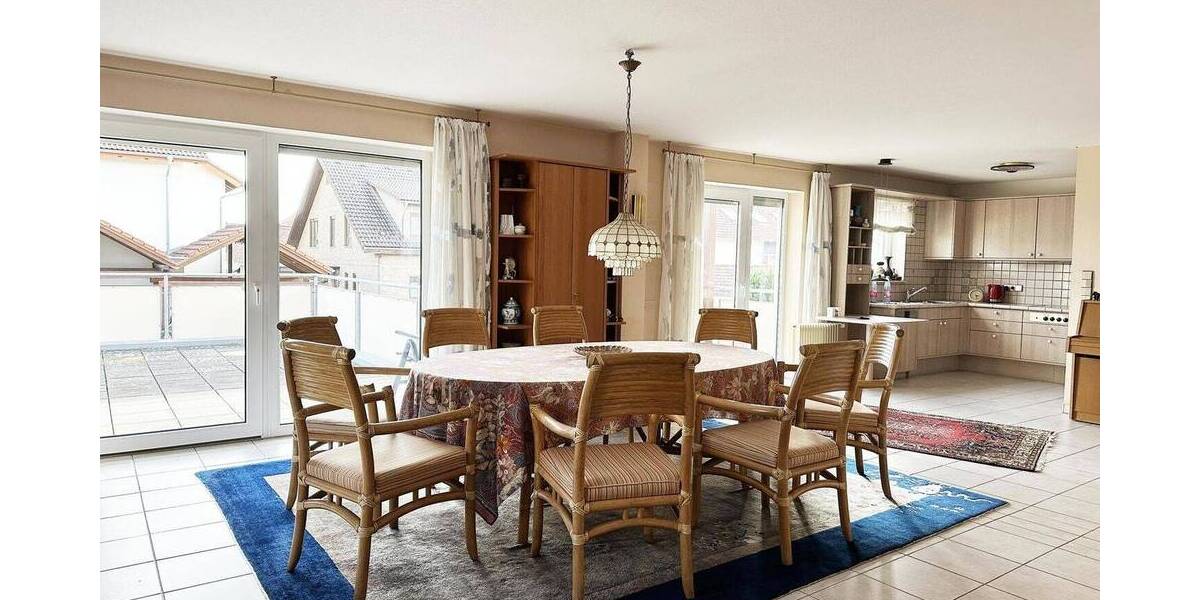 Großzügige barrierearme 3 Zimmer-Erdgeschoss-Wohnung mit Doppelgarage und großem Balkon 3 zimmer