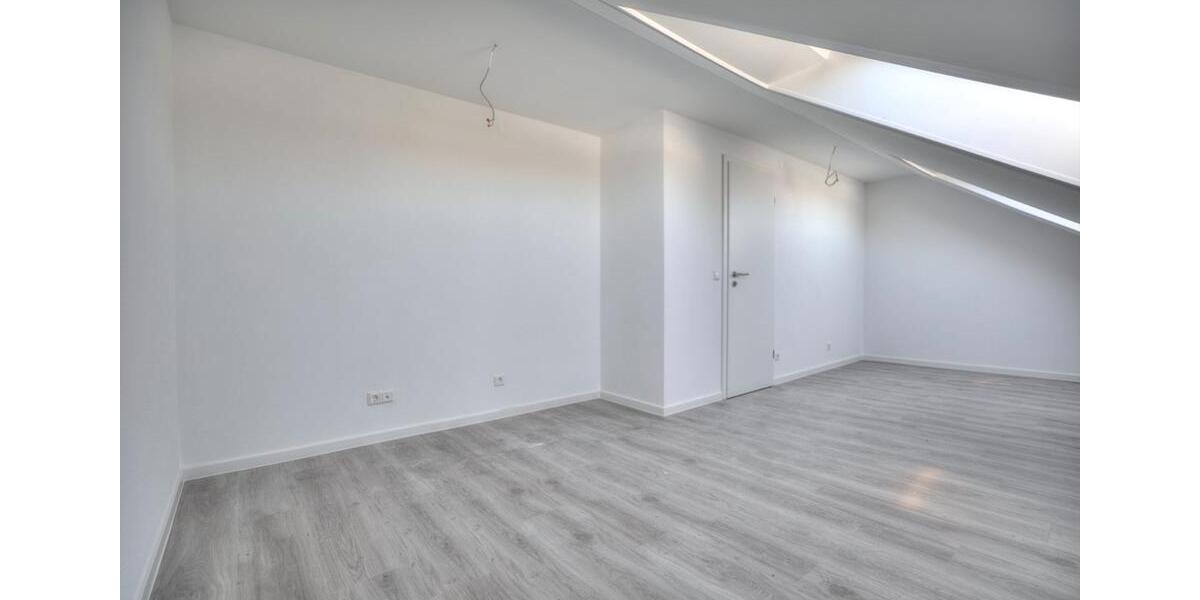 Dachgeschoßwohnung Heilbronn Böckingen - 4 Zimmer, 85 m&sup2;, 1.190&euro; | Angebot:26588248