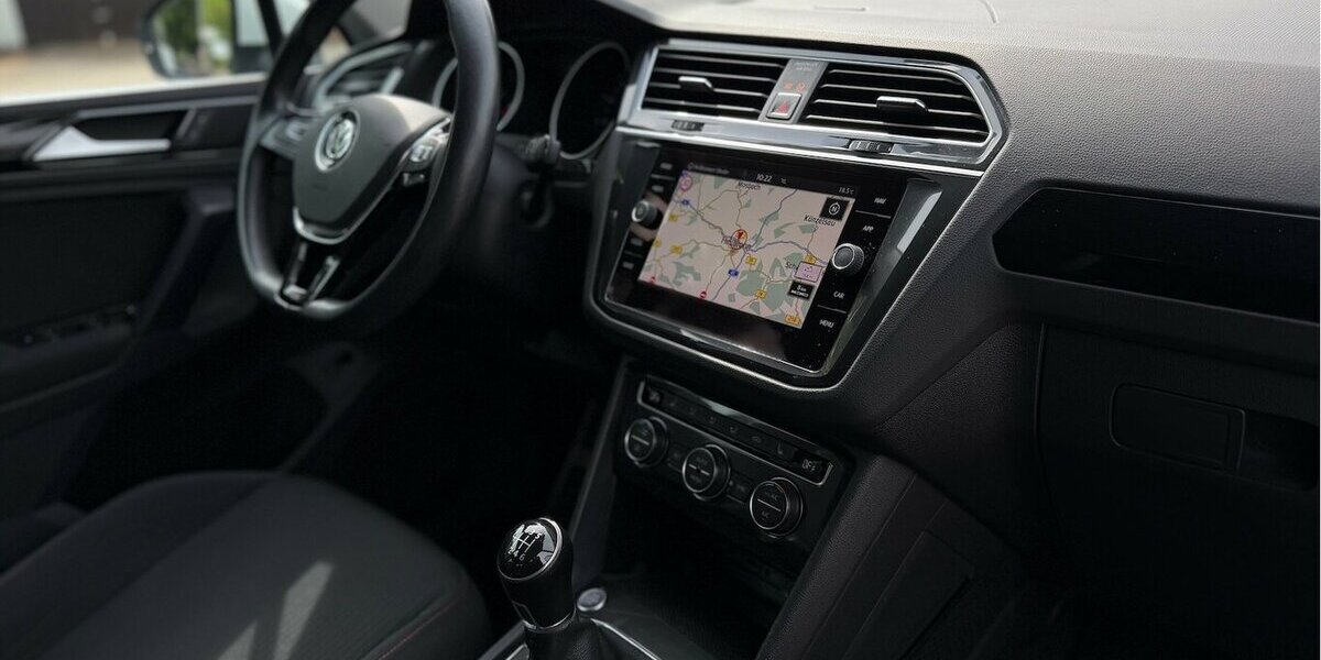 VW Tiguan 1.4 TSI BMT ´´Sound´´ Navi ACC AHK 100.000 km 16.990 &euro; Neckarsulm 74172