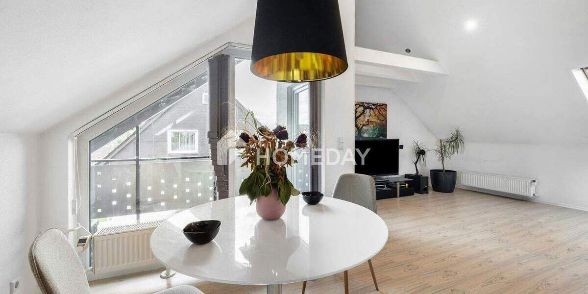 Modern wohnen über den Dächern: Dachgeschosswohnung mit Dachterrasse und Loggia in Bretzfeld 3 zimmer