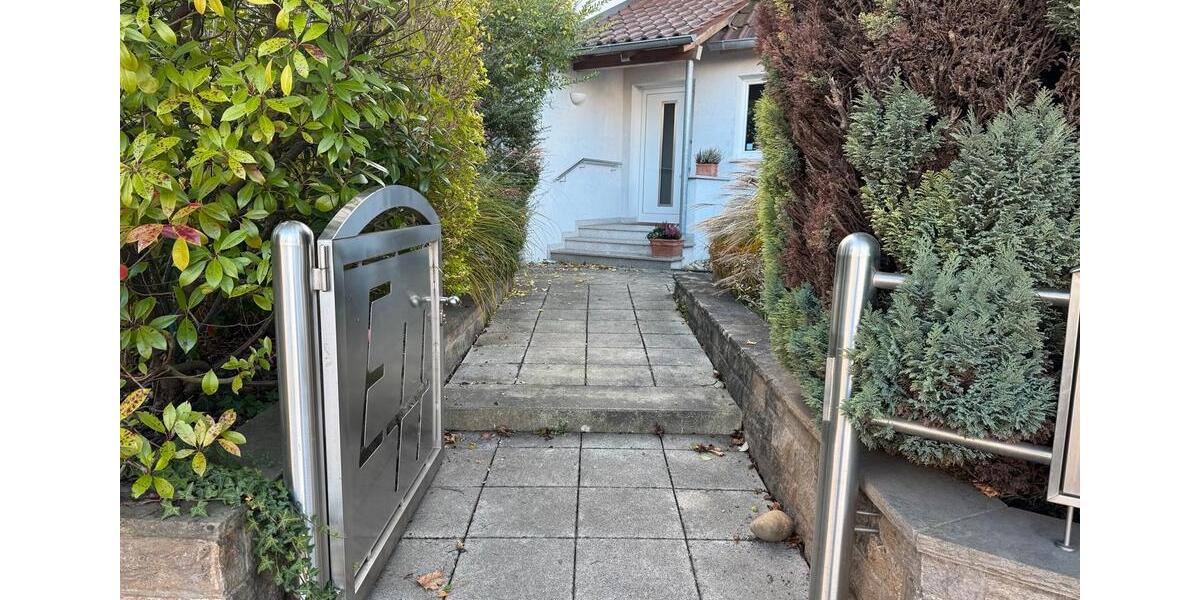 Ankommen & Wohlfühlen: Großzügiges Einfamilienhaus mit Kachelofen 7 zimmer