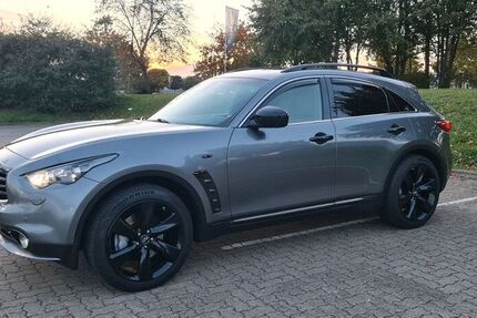 INFINITI QX70