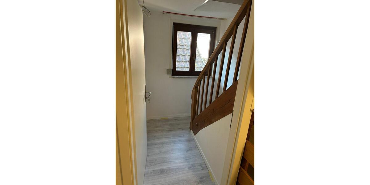 Dachgeschoßwohnung Gundelsheim - 3 Zimmer, 65 m&sup2;, 700&euro; | Angebot:26415084