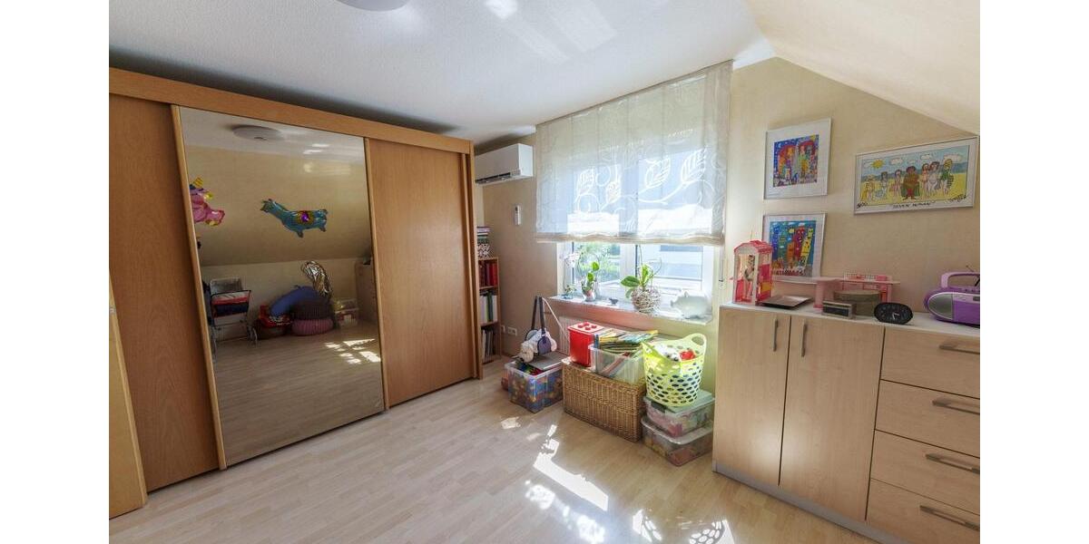 Einfamilienhaus Bad Friedrichshall - 6 Zimmer, 240 m&sup2;, 2.650&euro; | Angebot:25832076