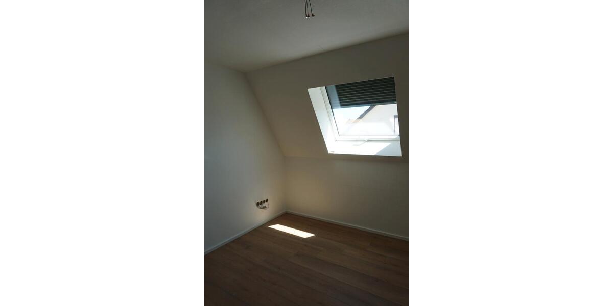 Etagenwohnung Ludwigsburg Hoheneck - 3 Zimmer, 94 m&sup2;, 1.590&euro; | Angebot:27570582