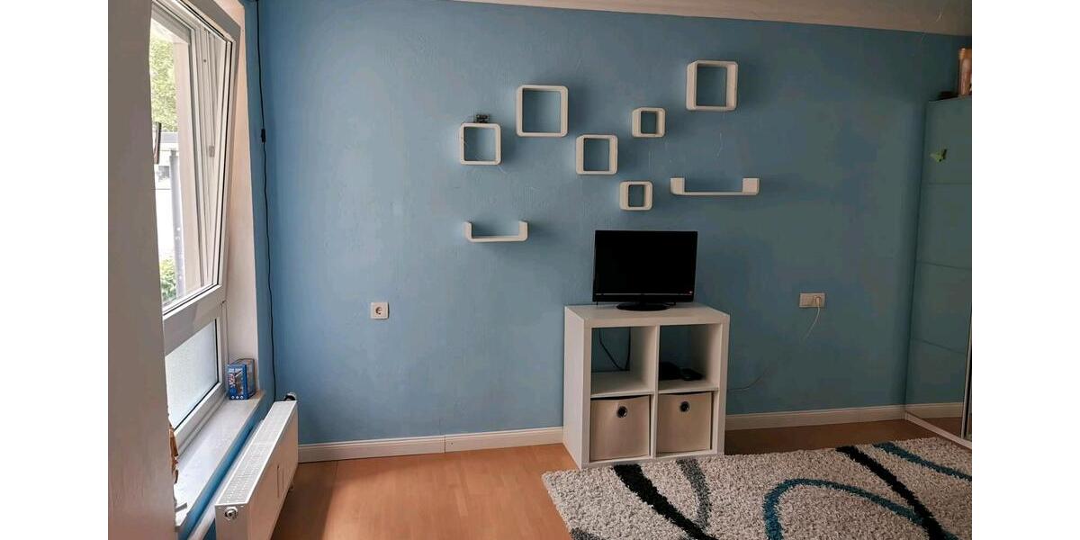 1 Zimmer Wohnung in 3er WG alle 3 Zimmer noch frei 4 zimmer