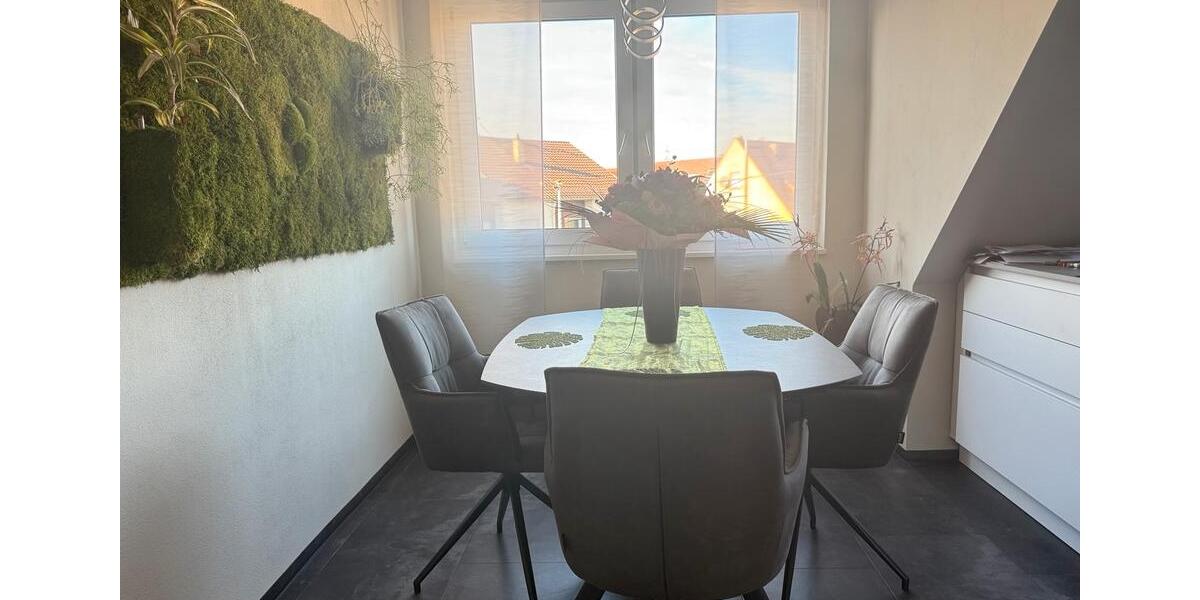 Dachgeschoßwohnung Markgröningen - 4 Zimmer, 85 m&sup2;, 379.000&euro; | Angebot:23473045