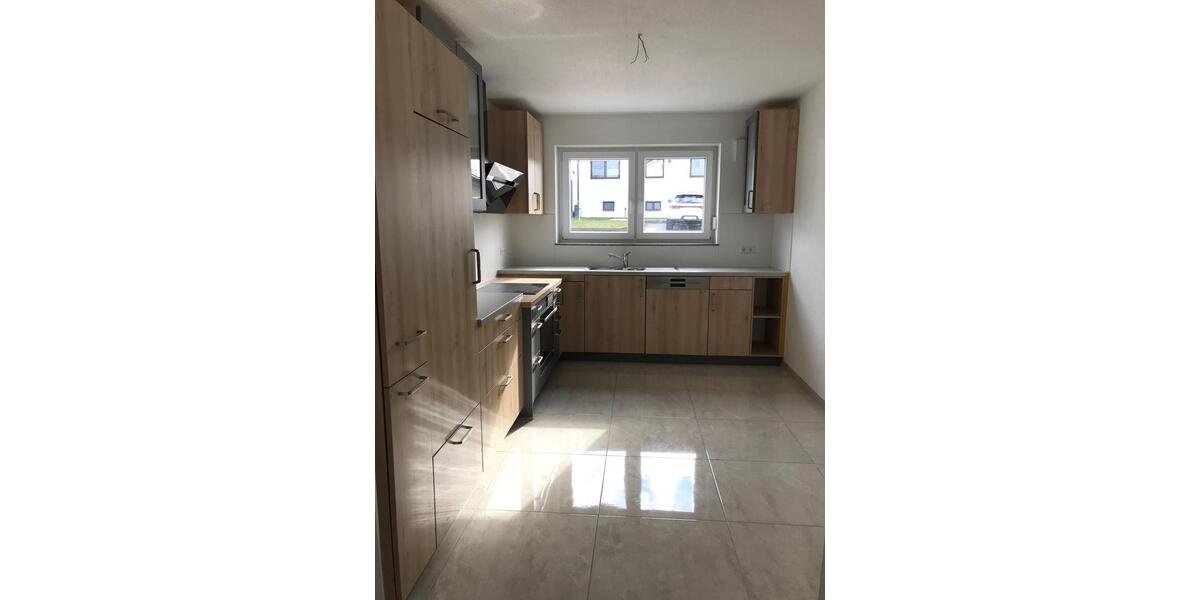 Erdgeschoßwohnung Gemmingen - 4 Zimmer, 123 m&sup2;, 1.100&euro; | Angebot:26181805