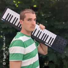 Samuel Kilian - Was sich liebt, das likt sich 15.10.2026 SCHATZKISTL – Theater . Kabarett . Club - Im Leonardo Royal Mannheim