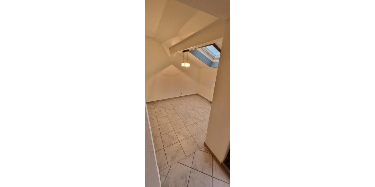 Dachgeschoßwohnung Neckarsulm - 3.5 Zimmer, 76 m&sup2;, 272.000&euro; | Angebot:21689034