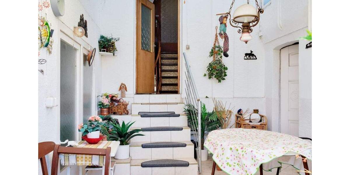 Mehrfamilienhaus, Wohnhaus Backnang - 9 Zimmer, 233 m&sup2;, 550.000&euro; | Angebot:25696179