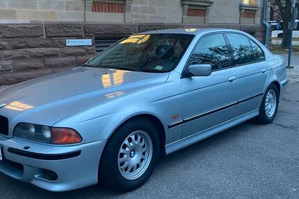 BMW 528 305.000 km 3.350 &euro; Steinheim a.d.Murr 71711