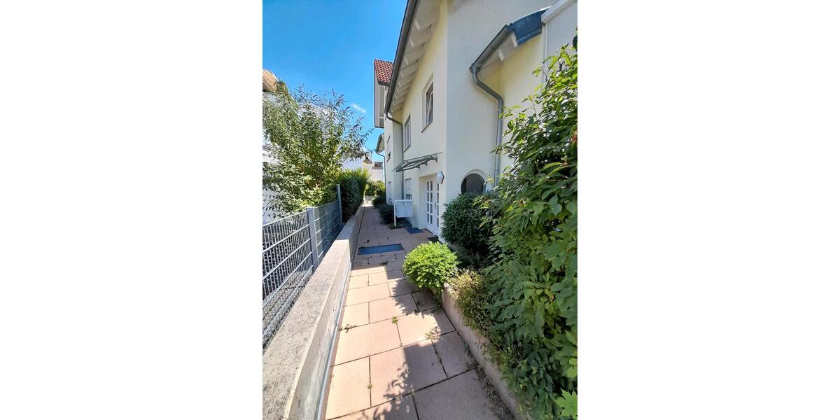 Dachgeschoßwohnung Freiberg am Neckar - 2 Zimmer, 52 m&sup2;, 230.000&euro; | Angebot:24769380