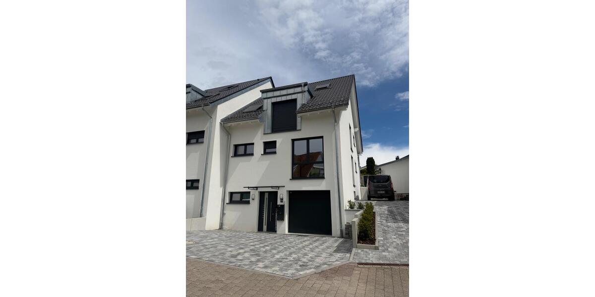 Dachgeschoßwohnung Obersulm - 4 Zimmer, 99 m&sup2;, 1.250&euro; | Angebot:26706741