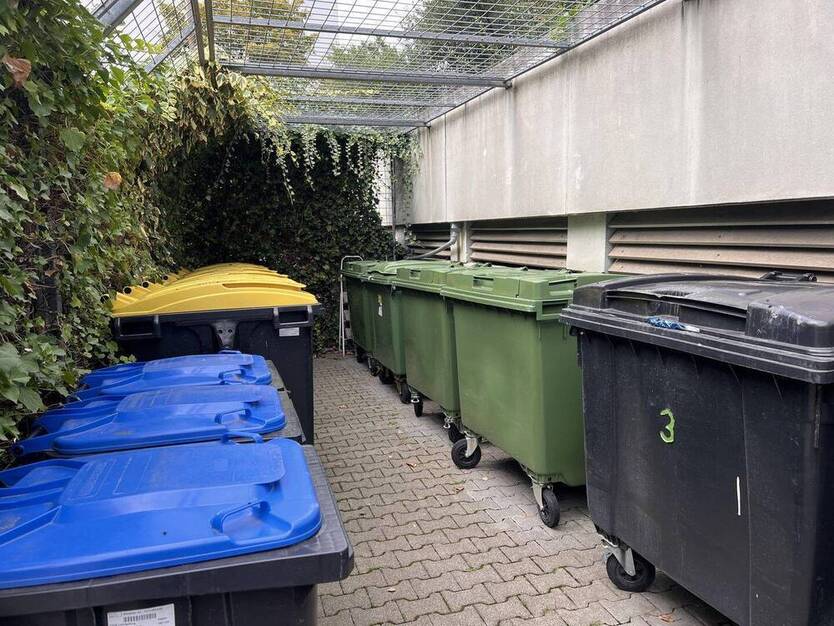 Helle 4,5 Zimmer-Wohnung mit Balkon, Aufzug und Tiefgaragenstellplatz in ruhiger Lage von Ludwigsburg