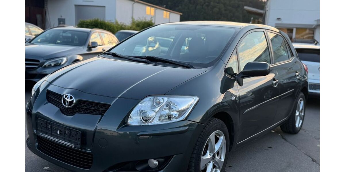 Toyota Auris 117.000 km 4.999 &euro; Gundelsheim 74831