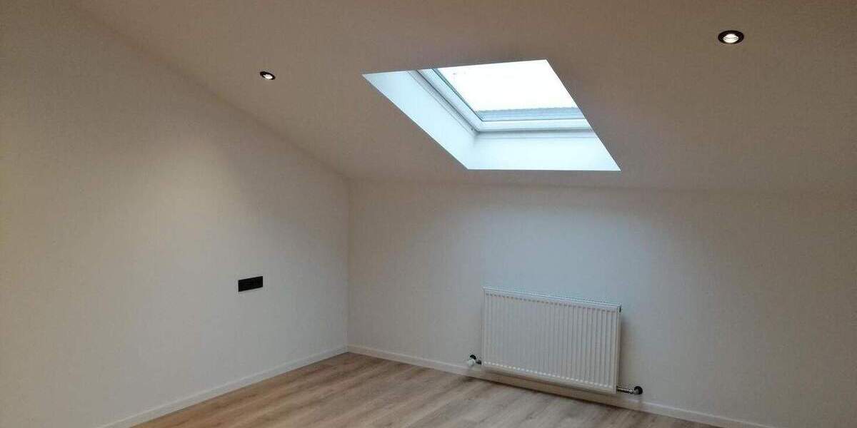 Stilvolle Dachgeschosswohnung in Heilbronn-Kirchhausen *2025 kernsaniert* 3 zimmer