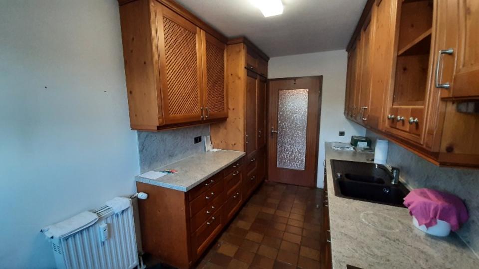 3,5 Zimmer Wohnung + Hobbyraum mit separatem WC u. Dusche 3 zimmer