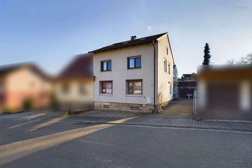 Haus zum Kaufen in Sinsheim 689.000 € 198 m²