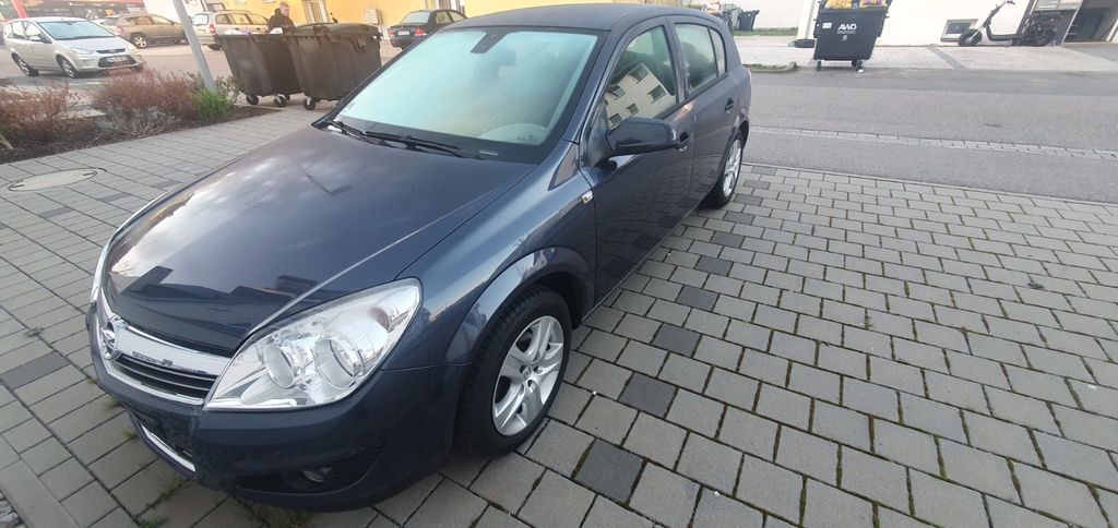 Opel Astra 135.500 km 3.999 &euro; Bad-Friedrichshall 74177