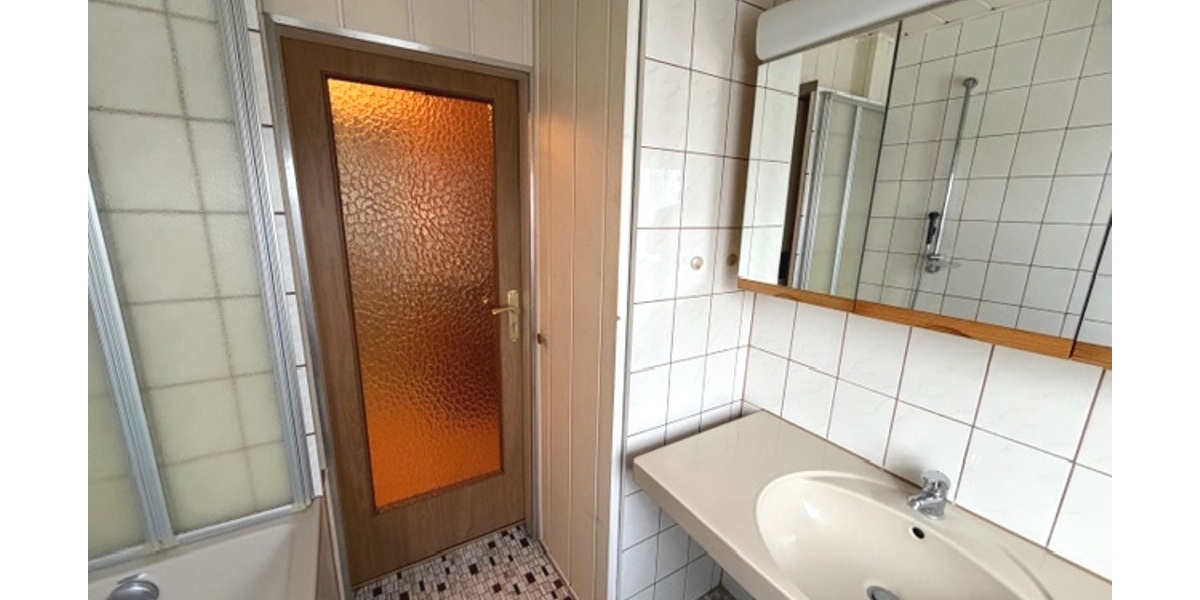 Einfamilienhaus mit Modernisierungsbedarf in zentraler Lage von Marbach - Einfamilienhaus Marbach am Neckar Marbach | Angebot:24976626