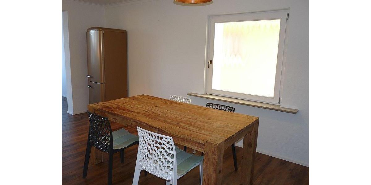 Erdgeschoßwohnung Ludwigsburg - 4.5 Zimmer, 126 m&sup2;, 1.700&euro; | Angebot:25081872