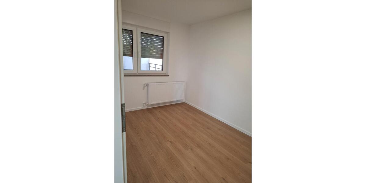 Etagenwohnung Ludwigsburg Oßweil - 4.5 Zimmer, 105 m&sup2;, 1.620&euro; | Angebot:26003053