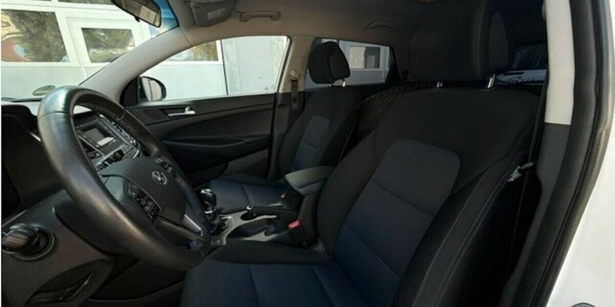 Hyundai Tucson blue 2WD 1. Hand 120.000 km 12.890 &euro; Neckarsulm 74172