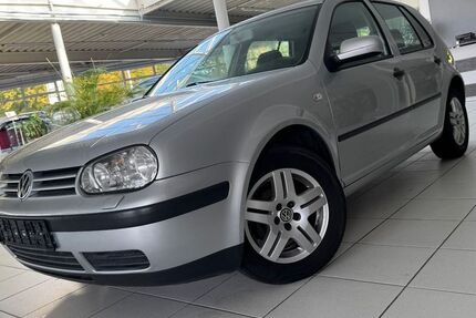 VW Golf 144.000 km 2.490 &euro; Öhringen 74613