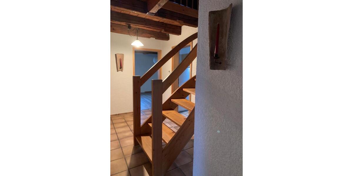 Dachgeschoßwohnung Ludwigsburg Hoheneck - 2.5 Zimmer, 70 m&sup2;, 225.000&euro; | Angebot:26844883