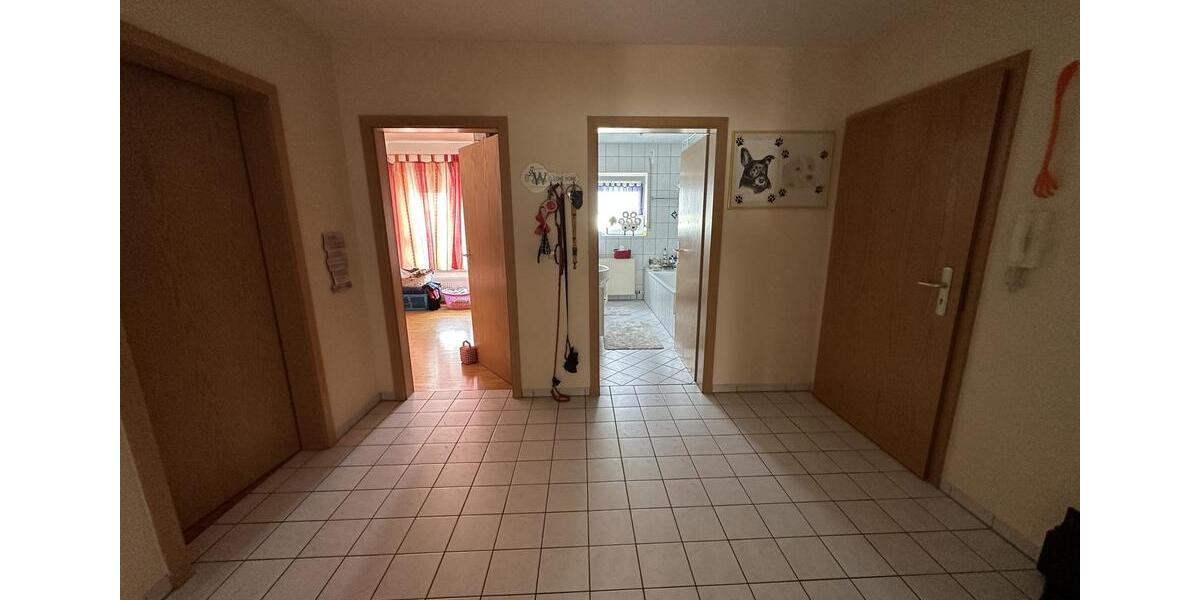 Dachgeschoßwohnung Cleebronn - 3 Zimmer, 91 m&sup2;, 900&euro; | Angebot:26345320