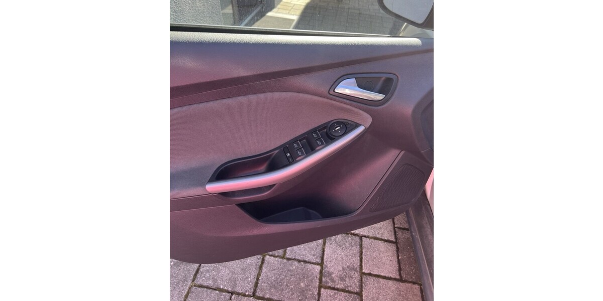 Ford Focus 191.000 km 3.200 € Kirchardt 74912